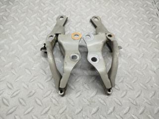 Петля капота TOYOTA CROWN JZS171 2 ракурс