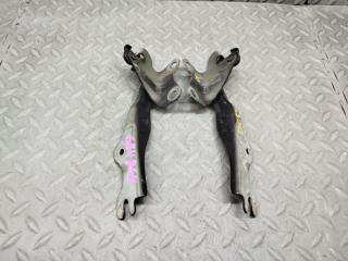 Петля капота MAZDA VERISA DC5W 1 ракурс Петля капота MAZDA VERISA DC5W 1 ракурс