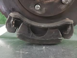 Ступица правая передняя TOYOTA ALTEZZA GXE10 1G-FE BEAMS 2 ракурс