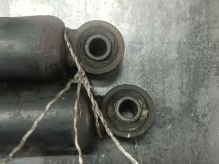 Амортизатор передний ISUZU BIGHORN UBS25GW 6VD1 8-97039321-3 3 ракурс