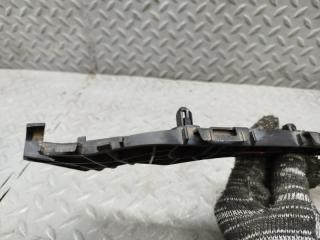 Крепеж бампера левый задний TOYOTA PRIUS ZVW30 2ZR-FXE 52576-47020 3 ракурс