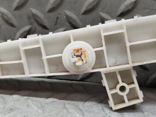 Крепеж бампера левый задний MITSUBISHI DELICA D:5 CV4W 4B11 2M8D 3 ракурс