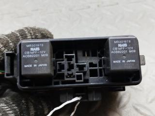 Блок реле MITSUBISHI OUTLANDER GG2W 4B11 3 ракурс