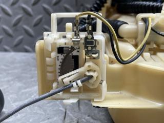 Топливный насос HONDA STEPWGN RG1 K20A 17708-SLJ-013 2 ракурс