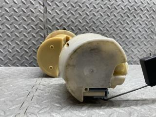 Топливный насос TOYOTA RACTIS NCP100 1NZ-FE 4 ракурс