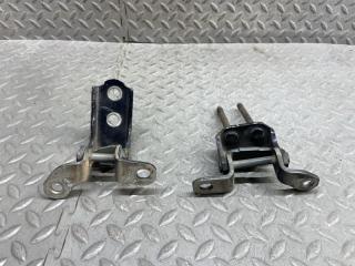 Петля дверная левая задняя TOYOTA MARK II BLIT GX110 2 ракурс Петля дверная левая задняя TOYOTA MARK II BLIT GX110 2 ракурс