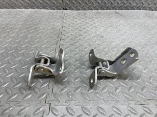 Петля дверная левая передняя TOYOTA SAI AZK10 2AZ-FXE 1 ракурс Петля дверная левая передняя TOYOTA SAI AZK10 2AZ-FXE 1 ракурс
