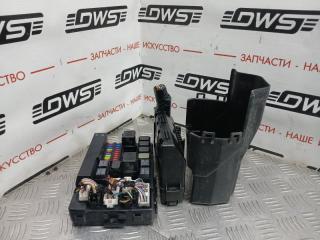 Фото запчасти блок предохранителей Nissan STAGEA контрактная запчасть Запчасть блок предохранителей Nissan STAGEA