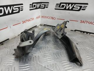 Запчасть петля капота передняя Subaru Exiga