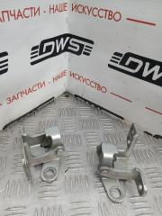 Петля двери багажника Toyota Raum 2006