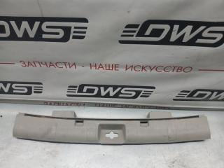 Накладка замка багажника Nissan X-Trail 2005 контрактная Накладка замка багажника Nissan X-Trail 2005