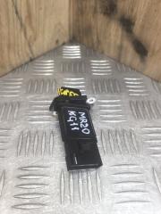 Датчик массового расхода воздуха Nissan Bluebird Sylphy 2008 KG11 MR20DE 226807S000 контрактная
