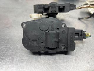 Запчасть моторчик привода заслонки печки Jaguar XF 2009