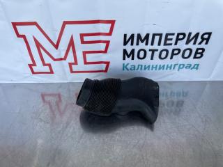 Запчасть патрубок воздушного фильтра Volkswagen Multivan 2008