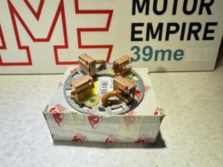 Фото запчасти щетки стартера Audi Mercedes новая запчасть Запчасть щетки стартера Audi Mercedes