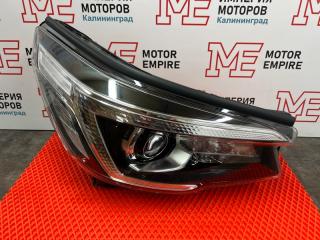 Запчасть фара битая передняя правая Subaru Forester