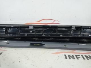 Порог пластиковый правый Q30 QX30 H15