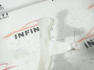 Горловина бачка омывателя Navara D22S