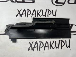 Запчасть пластик радиатора передний правый Renault Megane 2002-2009