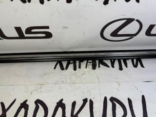 Молдинг двери передний правый Toyota RAV4 40