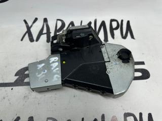 Замок крышки багажника задний Toyota RAV4 2005-2012