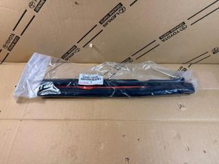 Запчасть уплотнитель капота Toyota Camry 2021