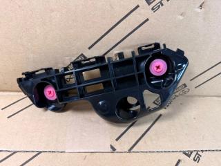 Запчасть кронштейн бампера передний правый Toyota Camry 2021