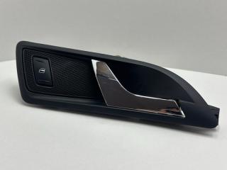 Запчасть ручка внутренняя правая Skoda Octavia 2011