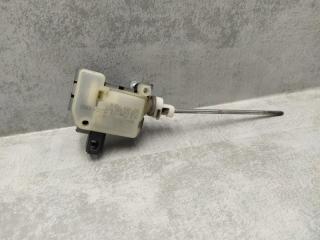 Запчасть активатор лючка бензобака Skoda Octavia 2011