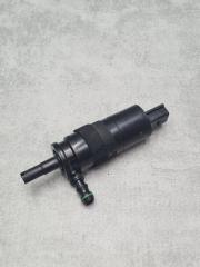 Фото запчасти насос омывателя фар Audi A6 2012 Б/У запчасть Запчасть насос омывателя фар Audi A6 2012