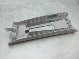 Обшивка центральной стойки правая Mazda3 2008 BK Z6