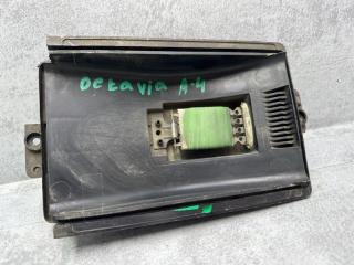 Фото запчасти резистор печки Skoda Octavia 2007 Б/У запчасть Запчасть резистор печки Skoda Octavia 2007