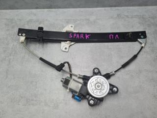 Запчасть стеклоподъемник передний левый Chevrolet Spark 2011