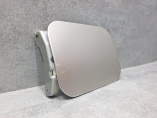 Фото запчасти лючок топливного бака Chery Amulet A15 2007 Б/У запчасть Запчасть лючок топливного бака Chery Amulet A15 2007