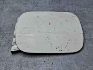 Фото запчасти лючок топливного бака Audi 80 1992 Б/У запчасть Запчасть лючок топливного бака Audi 80 1992