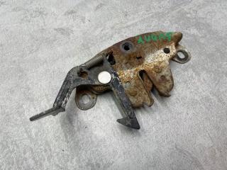 Запчасть замок капота Nissan Sunny 1994