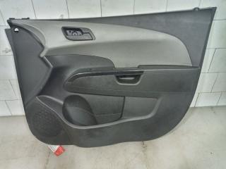 Запчасть обшивка двери передней правой Chevrolet Aveo 2011-2015