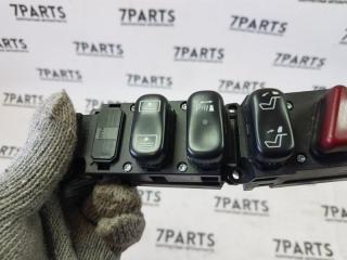 Кнопка MERCEDES-BENZ S-CLASS W220 2208214658 3 ракурс Кнопка MERCEDES-BENZ S-CLASS W220 2208214658 3 ракурс