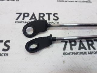 Амортизатор капота MITSUBISHI DIAMANTE F34A 2 ракурс Амортизатор капота MITSUBISHI DIAMANTE F34A 2 ракурс