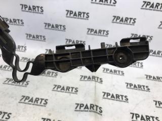 Крепление бампера левое заднее TOYOTA CAMRY AVV50 52576-33090 2 ракурс