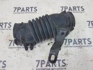 Патрубок воздушн.фильтра TOYOTA RACTIS NCP100 1NZ 17880-21091 2 ракурс Патрубок воздушн.фильтра TOYOTA RACTIS NCP100 1NZ 17880-21091 2 ракурс