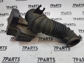 Патрубок воздушн.фильтра MITSUBISHI DEBONAIR S26A 6G74 MD196716 3 ракурс