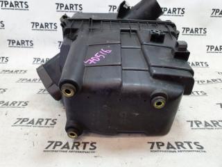 Корпус воздушного фильтра TOYOTA HARRIER ACU10 2AZFE 17700-28120 3 ракурс