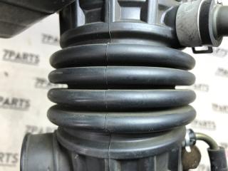 Патрубок воздушн.фильтра NISSAN SKYLINE ER34 RB25DE 16576AA000 3 ракурс