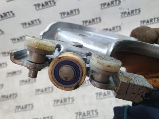 Ролик раздвижной двери правый задний NISSAN SERENA FC26 MR20DD 3 ракурс