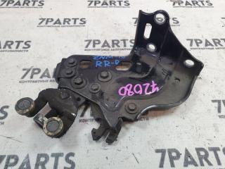 Ролик раздвижной двери правый задний TOYOTA ISIS ZNM10 1ZZFE 68350-44010 1 ракурс Ролик раздвижной двери правый задний TOYOTA ISIS ZNM10 1ZZFE 68350-44010 1 ракурс