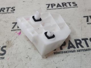 Крепление бампера левое заднее TOYOTA RACTIS NCP100 52563-52010 2 ракурс