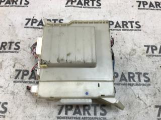 Блок предохранителей TOYOTA MARK X GRX120 4GRFSE 82730-22140 3 ракурс
