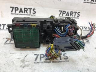 Блок предохранителей MITSUBISHI DELICA PD6W 6G72 2 ракурс
