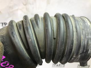 Патрубок воздушн.фильтра MAZDA ATENZA GG3S L3 L81313221 3 ракурс